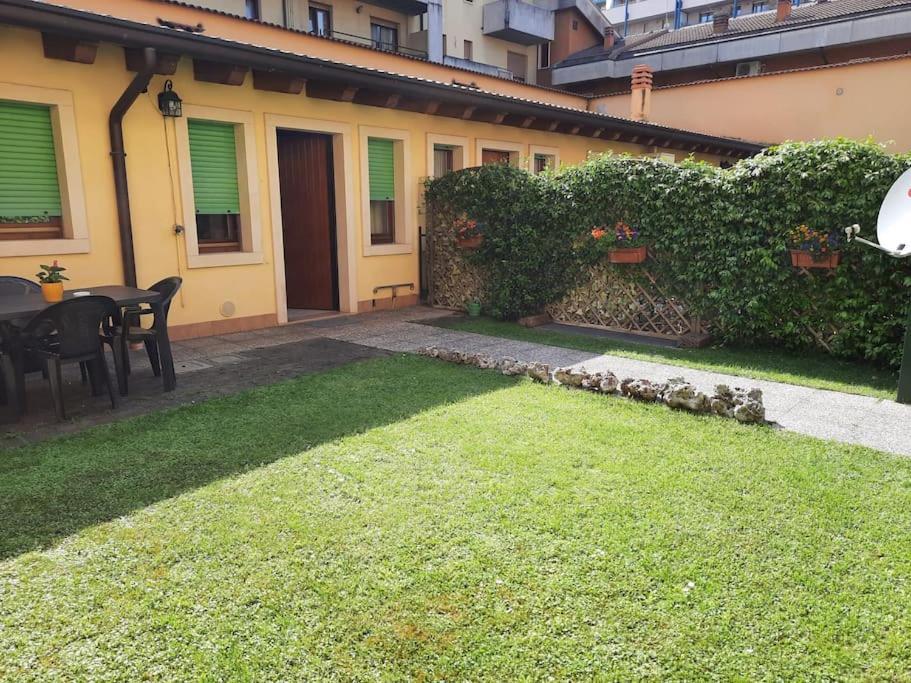 La Casa Di Davide Con Giardino E Garage Apartment Verona Luaran gambar